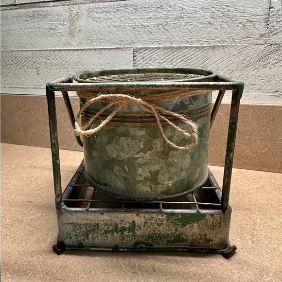 FARMHOUSE CANDLE HOLDER. GALVANIZED METAL WITH MOVABLE WOOD HANDLE. - Picture 8 of 9